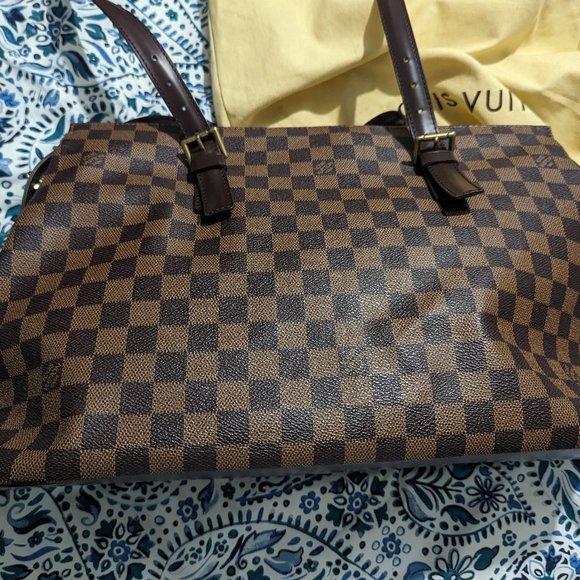 Louie Vuitton Chelsea purse - Picture 1 of 5